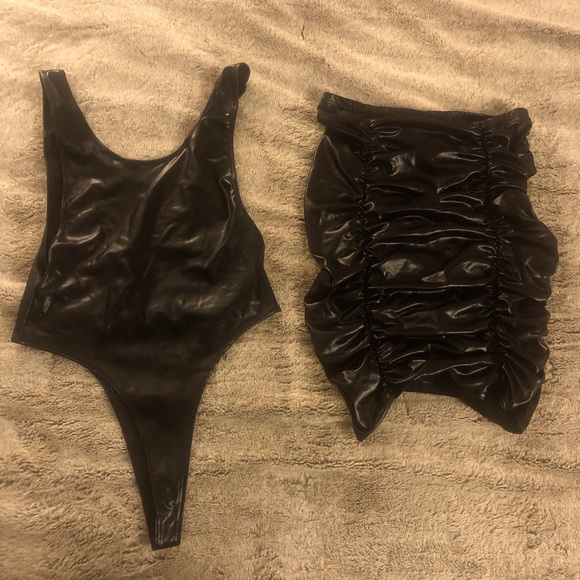 Black 2 piece skirt and bodysuit - Picture 3 of 4